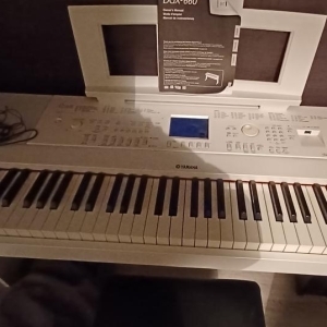 Yamaha DGX-660