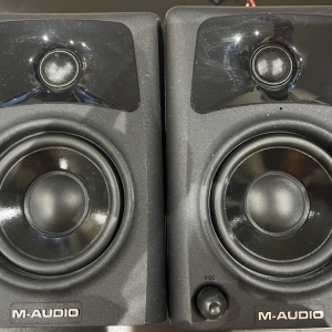 M-Audio AV32 -  Paires d’enceintes