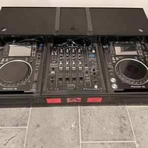 Pionner CDJ 2000 NX2