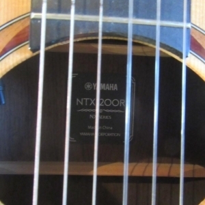 YAMAHA NTX 1200 R - Guitare électro-acoustique