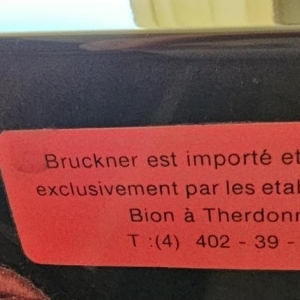 Bruckner modèle 106S - Piano droit noir brillant