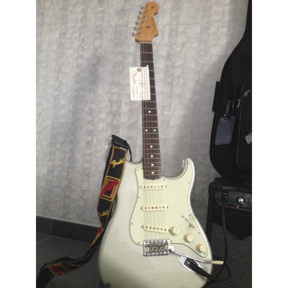 Fender Stratocaster pack complet + ampli Peavey