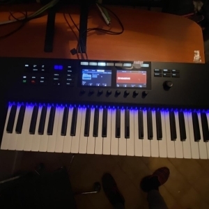 Komplete Kontrol S49 MK2