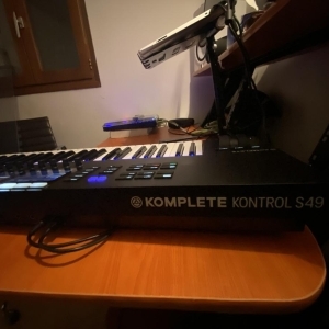 Komplete Kontrol S49 MK2