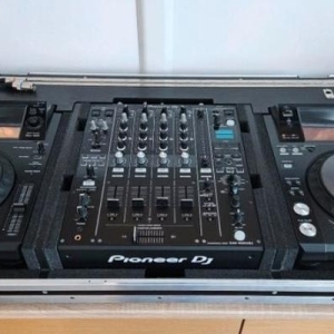 Pioneer Dj setup DJM-900NXS2 / 2 x XDJ- 1000 + case