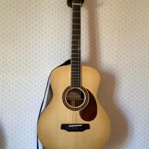 Guitare acoustique de Luthier