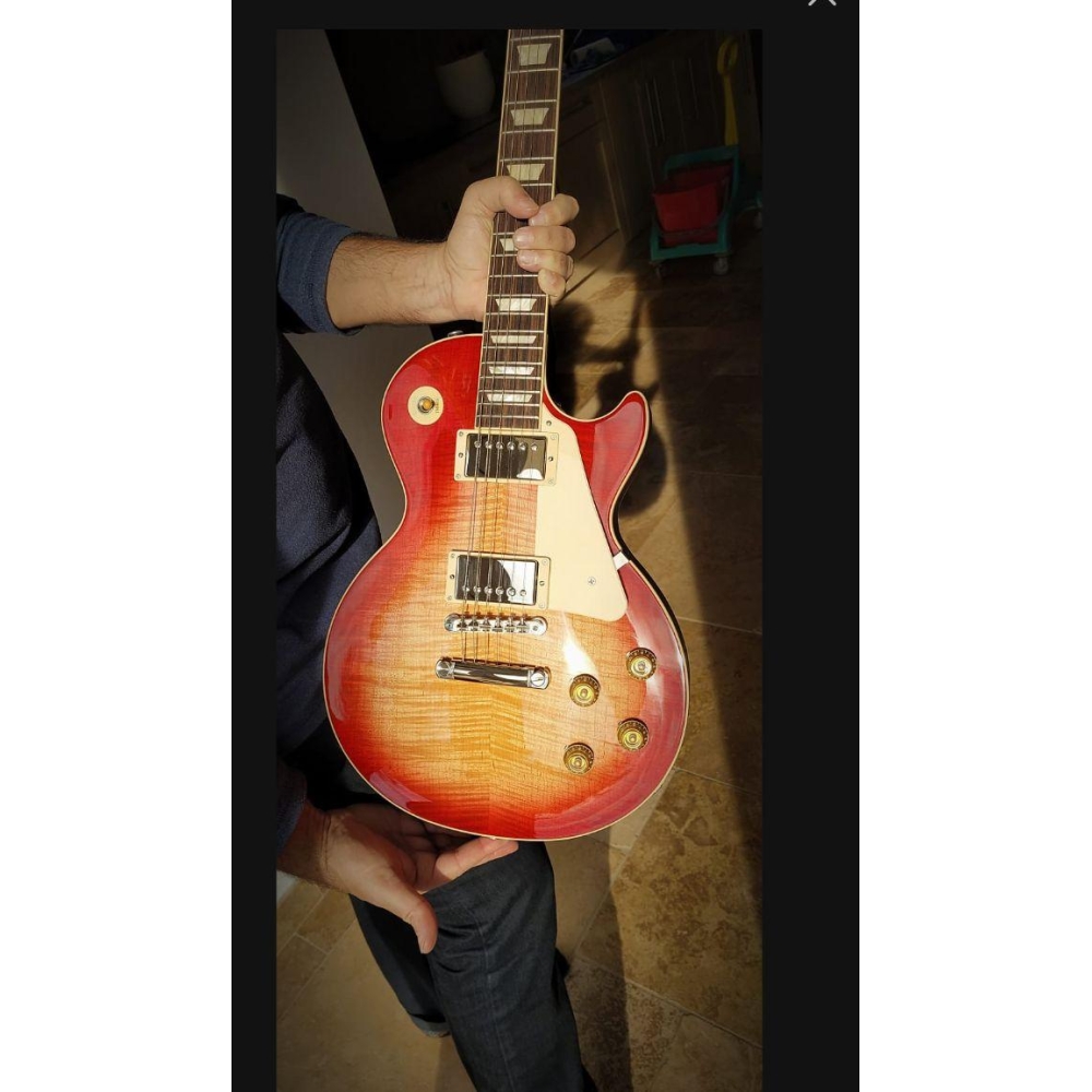 Gibson Les Paul Standard en excellent état d'utilisation.