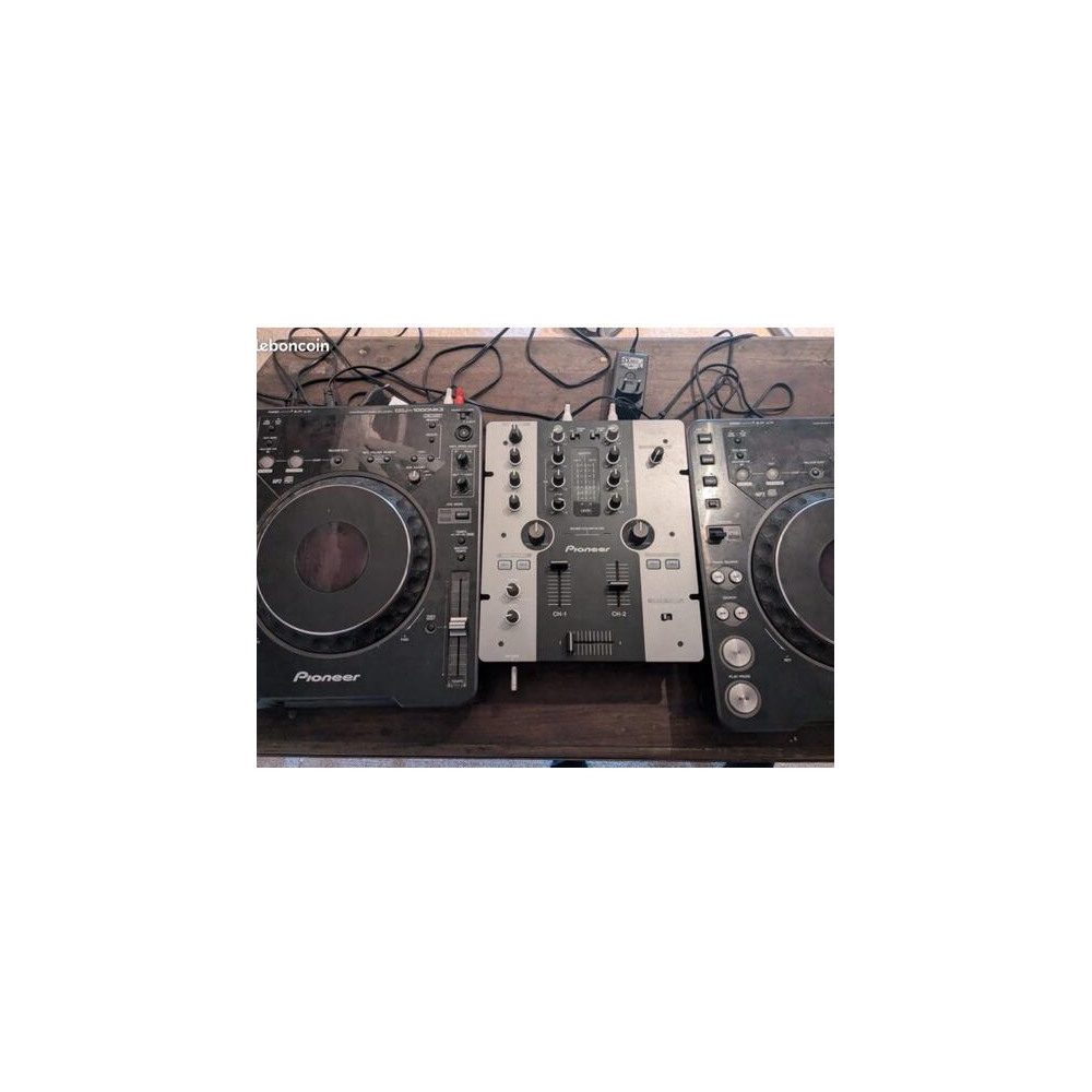 Pioneer CDJ-1000 x2 + DJM-250 + traktor scratch + ampli