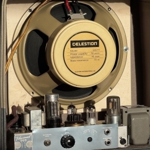 Bell & Howell Filmosound 202 Combo, modded by AMPTEK