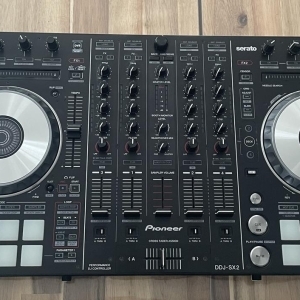 Pioneer DDJ- SX2 + flight case + stand dj