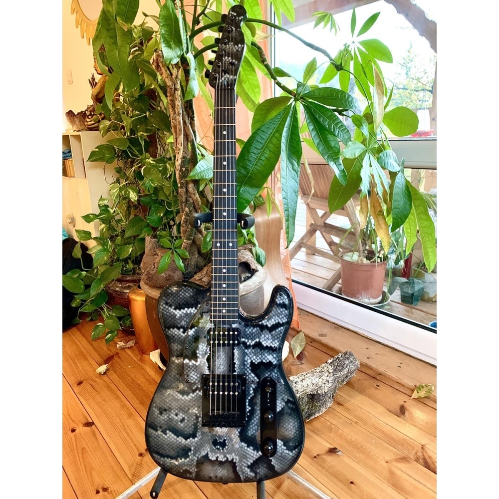 Fender Squier Telecaster Python Custom Modèle Unique