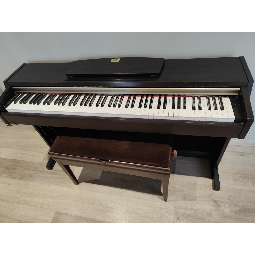 Yamaha Clavinova CLP-220