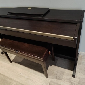 Yamaha Clavinova CLP-220