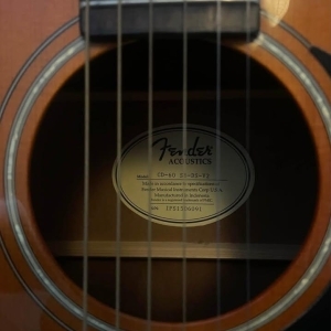 Fender CD-60 V2