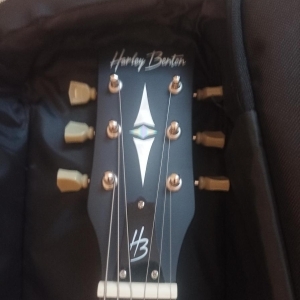 Harley Benton guitare électrique avec ampli et accessoires