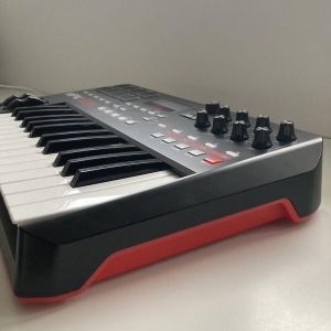 AKAI MPK225 (comme neuf)