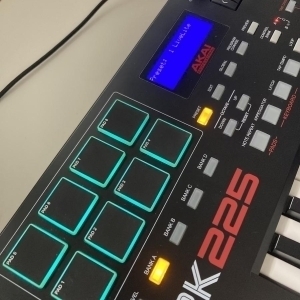 AKAI MPK225 (comme neuf)