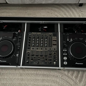 Pioneer CDJ-1000MK3 (X2) + DJM-600