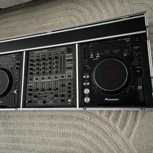 Pioneer CDJ-1000MK3 (X2) + DJM-600