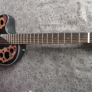 Ovation guitare gaucher