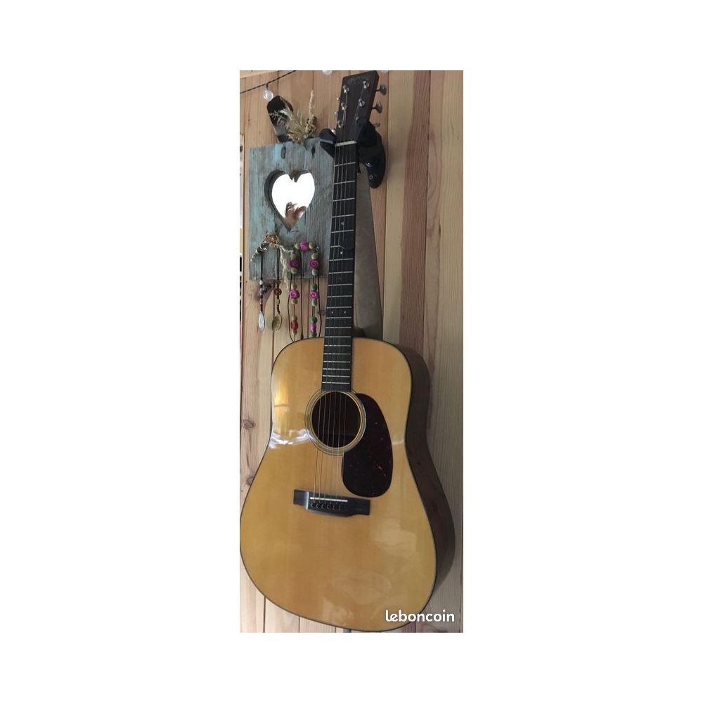 Martin D18