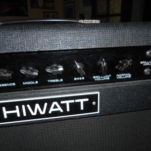 Hiwatt SA 212