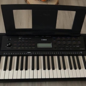 Yamaha PSR-E273