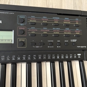 Yamaha PSR-E273