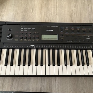 Yamaha PSR-E273