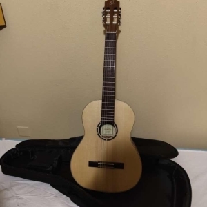 Ortega R121 guitare classique