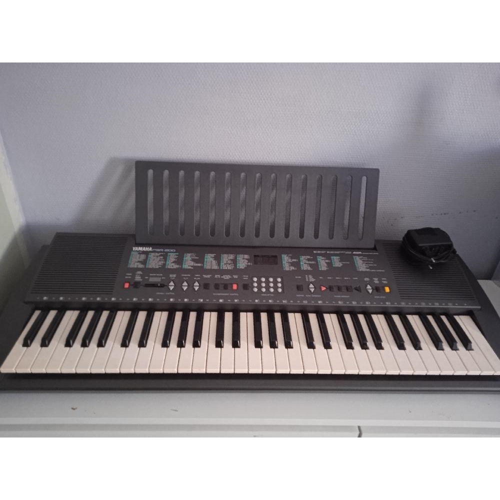 Yamaha PSR-200