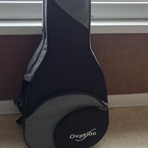 Ovation électro acoustique gaucher