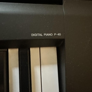 Yamaha P45 - Piano numérique