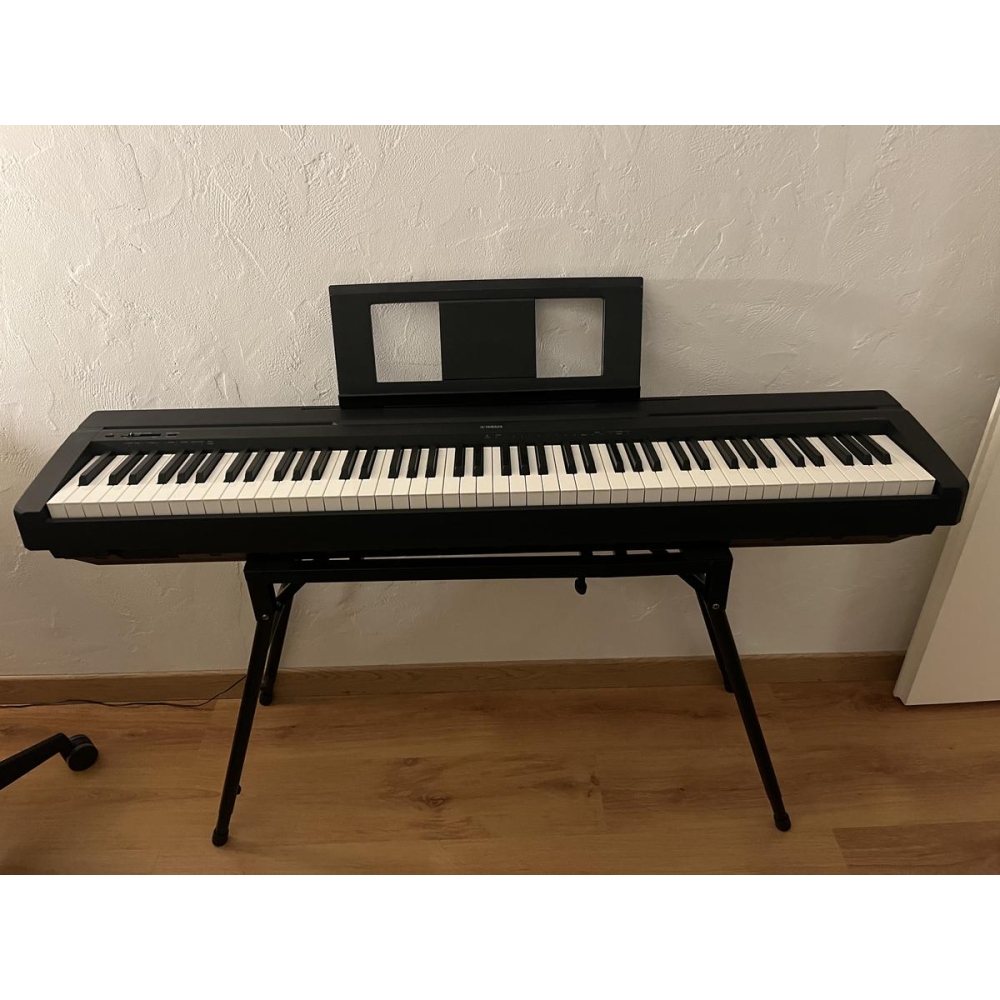 Yamaha P45 et accessoires - excellent état