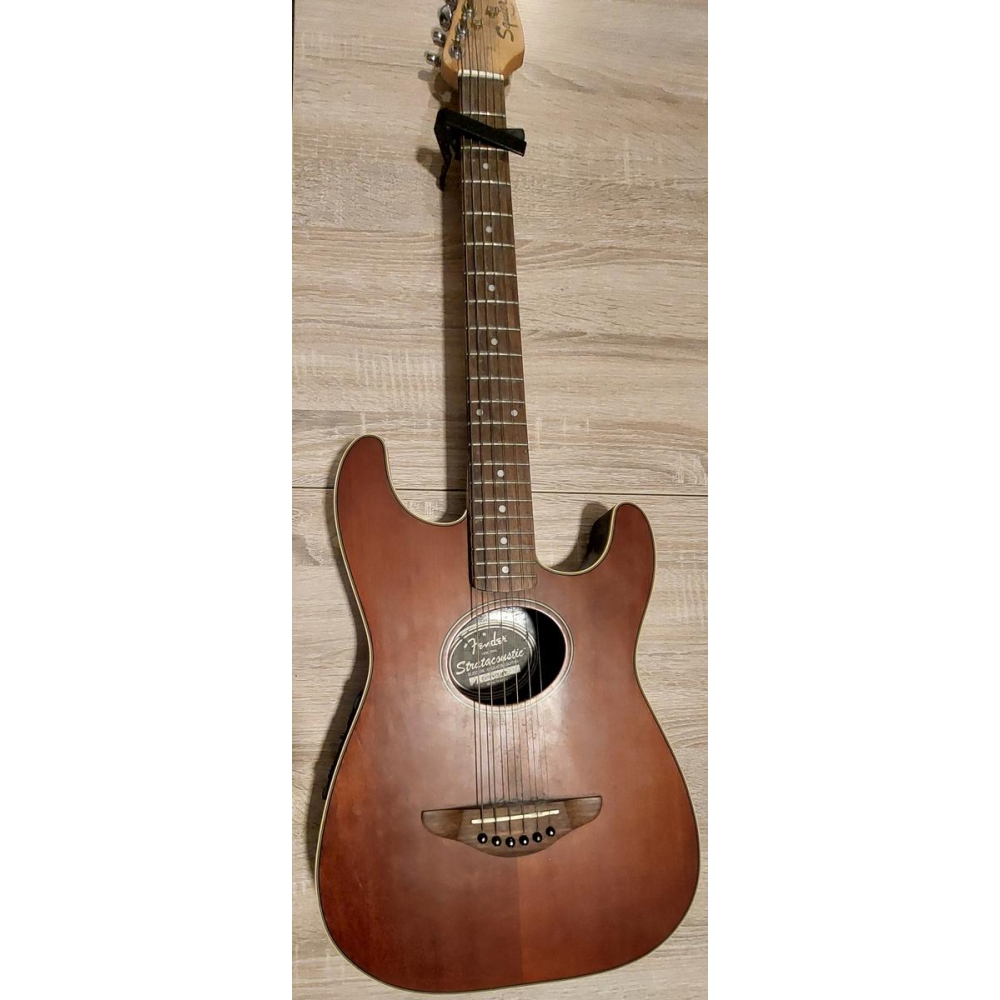 Squier by Fender Stratacoustic