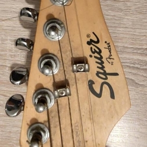 Squier by Fender Stratacoustic