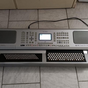 Ketron s80 touche accordéon.