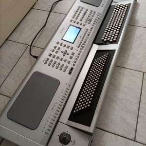 Ketron s80 touche accordéon.