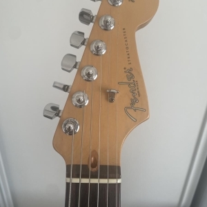 Fender Stratocaster US -HSS