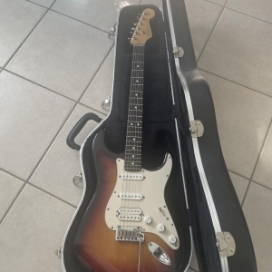 Fender Stratocaster US -HSS