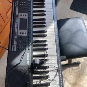 Alesis Harmony 61