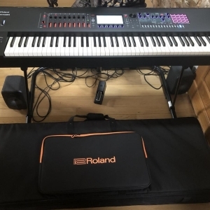 Roland Fantom 8