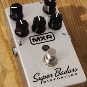 MXR 75 Super Badass Distortion - Pédale Distorsion