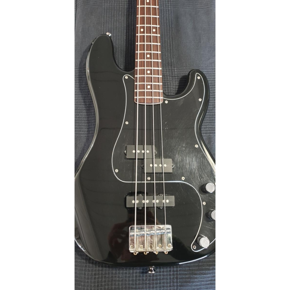 Squier Affinity Precision Bass PJ Noire en Très Bon État