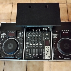 Table de mixage DENON 1600 + 2 Platine DENON  2900