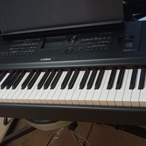 Yamaha DGX 670