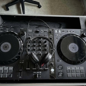 Pioneer DJ DDJ FLX 6 avec Flight cases + Casque Sennheiser