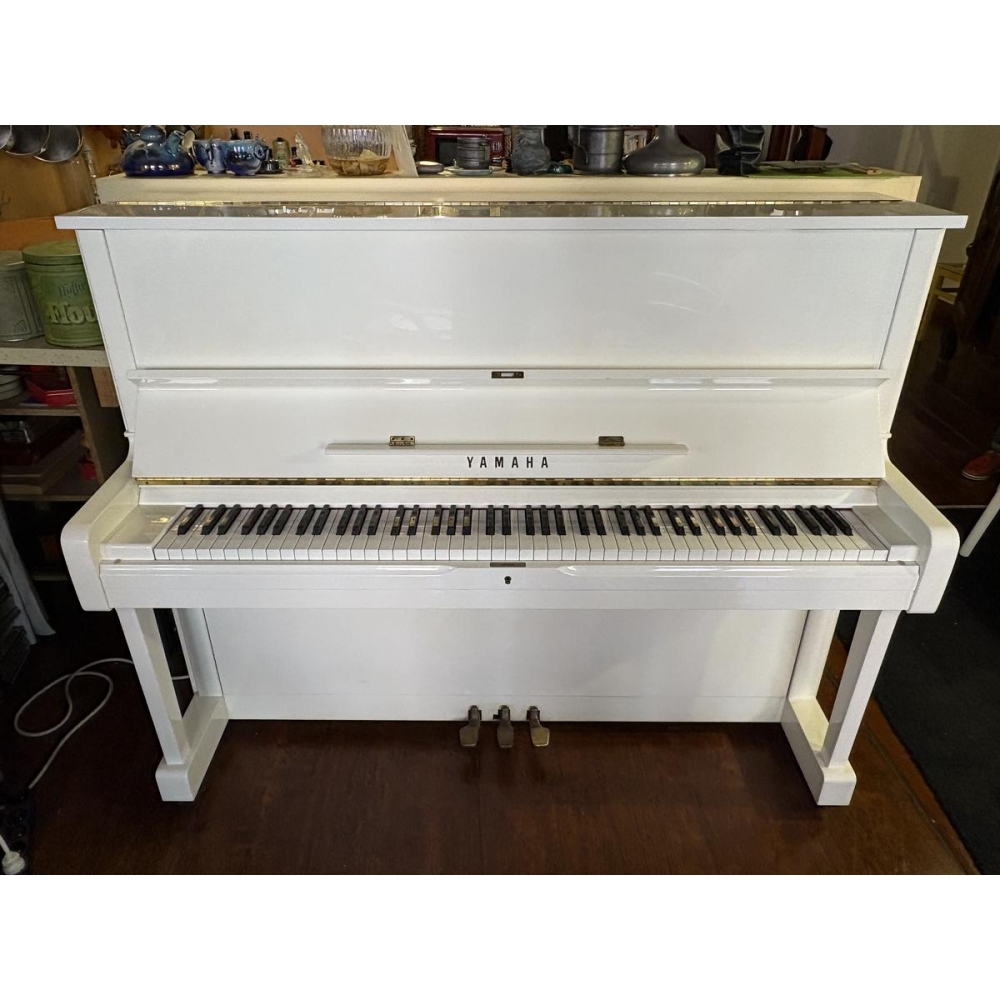 Yamaha 1UA blanc - Piano droit