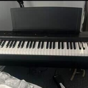 Piano yamaha p125