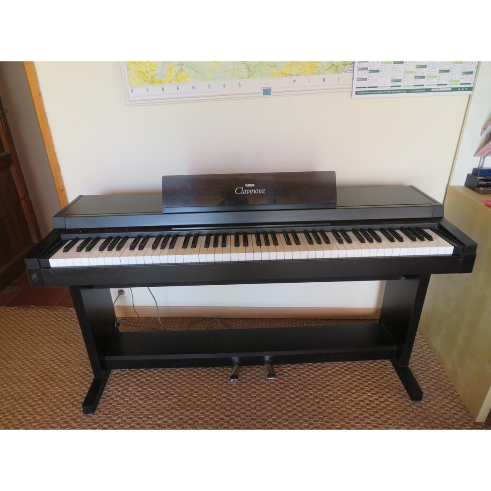 Yamaha Clavinova CLP 50 avec housse